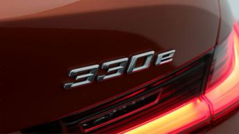 BMW 3 Series 330E M SPORT