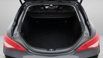 Mercedes-Benz CLA CLA 200 AMG LINE EDITION