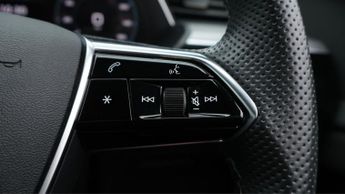Audi e-tron QUATTRO BLACK EDITION
