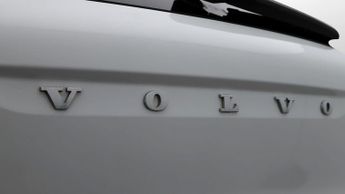Volvo XC40 B4 R-DESIGN PRO