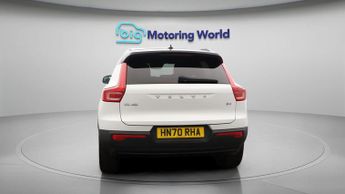 Volvo XC40 B4 R-DESIGN PRO
