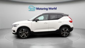 Volvo XC40 B4 R-DESIGN PRO