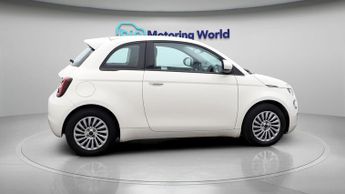 Fiat 500e ACTION