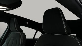 Volvo C40 RECHARGE PRO TWIN AWD