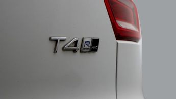 Volvo XC40 T4 R-DESIGN PRO AWD