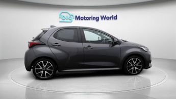 Toyota Yaris DYNAMIC