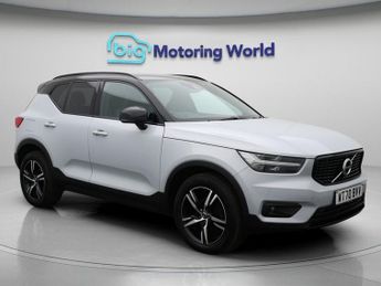 Volvo XC40 T3 R-DESIGN