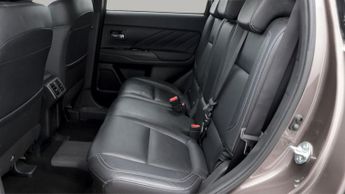 Mitsubishi Outlander PHEV 4H