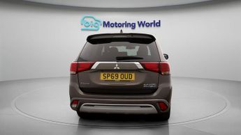 Mitsubishi Outlander PHEV 4H