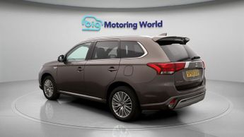 Mitsubishi Outlander PHEV 4H