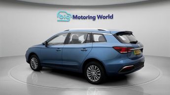 MG MG5 EXCLUSIVE