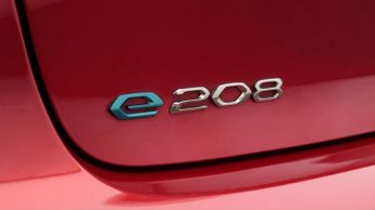 Peugeot E-208 GT
