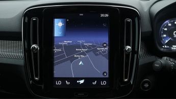 Volvo XC40 B4 R-DESIGN PRO