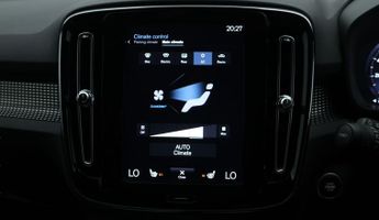 Volvo XC40 B4 R-DESIGN PRO