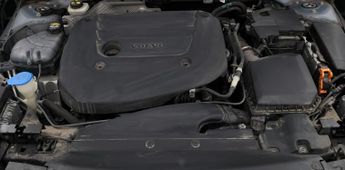 Volvo XC40 B4 R-DESIGN PRO