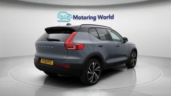 Volvo XC40 B4 R-DESIGN PRO