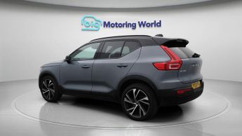 Volvo XC40 B4 R-DESIGN PRO