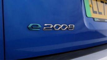 Peugeot E-2008 GT