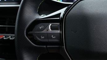 Peugeot E-2008 GT