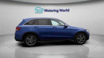 Mercedes-Benz GLC GLC 300 4MATIC AMG LINE