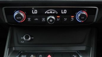 Audi Q3 TFSI S LINE BLACK EDITION