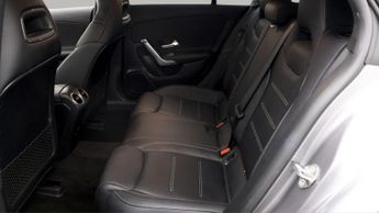 Mercedes-Benz CLA CLA 200 AMG LINE