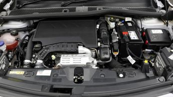 Peugeot 2008 PURETECH EAT8 S/S GT