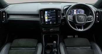 Volvo XC40 B4 R-DESIGN