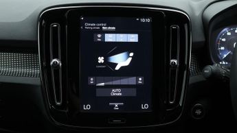 Volvo XC40 RECHARGE T4 R-DESIGN