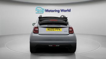 Fiat 500e C LA PRIMA