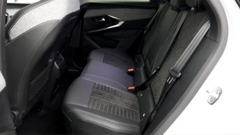 Peugeot E-3008 GT