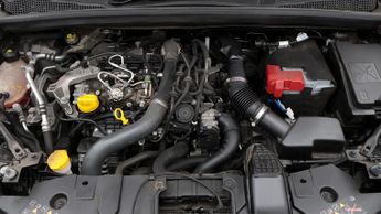 Renault Captur ICONIC TCE EDC