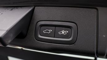 Volvo XC60 T5 R-DESIGN PRO AWD