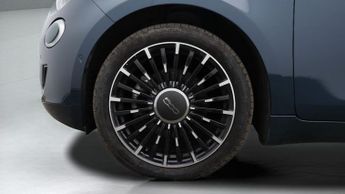 Fiat 500e LA PRIMA