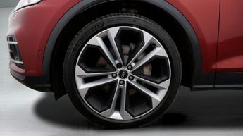 Audi Q5 TFSI E VORSPRUNG COMPETITION QUATTRO