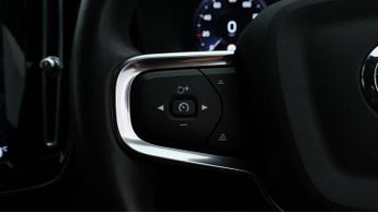 Volvo XC40 T3 MOMENTUM