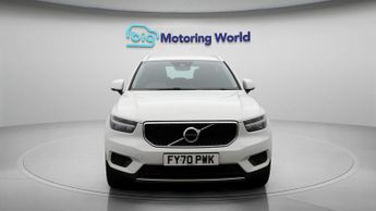 Volvo XC40 T3 MOMENTUM
