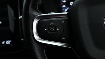 Volvo XC40 T3 R-DESIGN