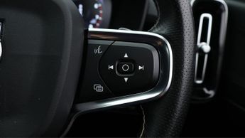 Volvo XC40 T3 R-DESIGN