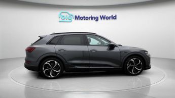 Audi e-tron QUATTRO BLACK EDITION