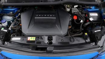 Peugeot E-2008 GT LINE