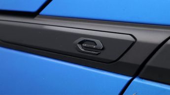Peugeot E-2008 GT LINE