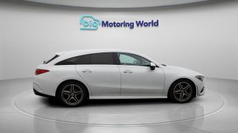 Mercedes-Benz CLA CLA 180 AMG LINE