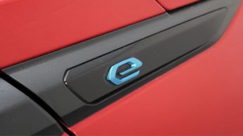 Peugeot E-2008 ALLURE PREMIUM