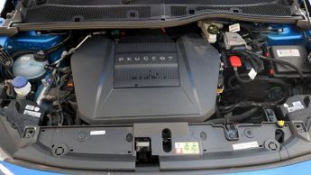 Peugeot E-208 GT