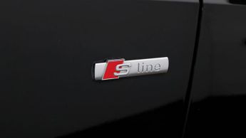 Audi Q3 TFSI QUATTRO S LINE BLACK EDITION
