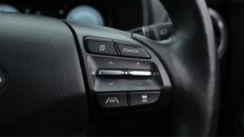 Hyundai KONA PREMIUM