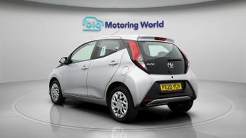 Toyota AYGO VVT-I X-PLAY X-SHIFT