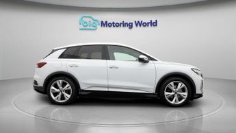 Audi Q4 e-tron S LINE