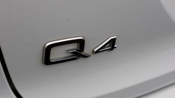 Audi Q4 e-tron S LINE
